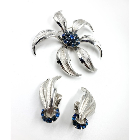 Vintage Marcel Boucher Blue Crystal Starburst Floral Brooch & Earrings Set 1950s - Picture 4 of 12